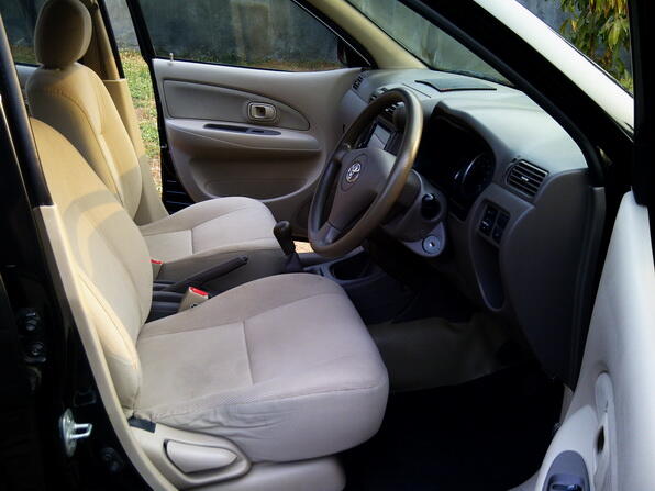 TOYOTA AVANZA 1.3 G M/T 2008 HITAM METALIK