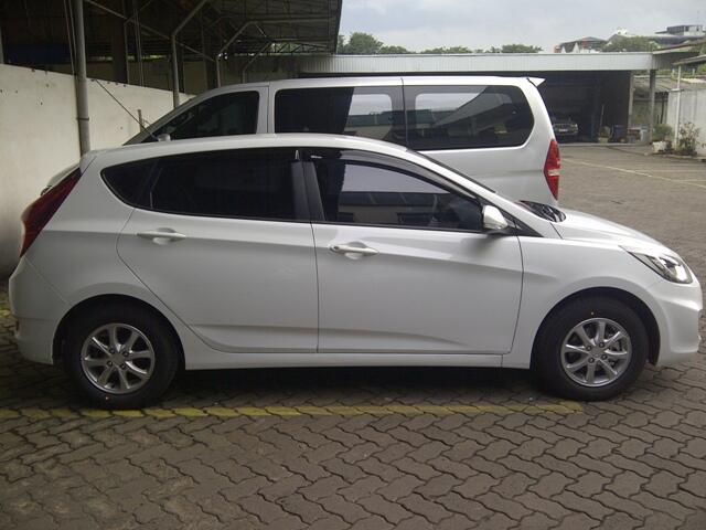 HYUNDAI GRAND AVEGA GL MT