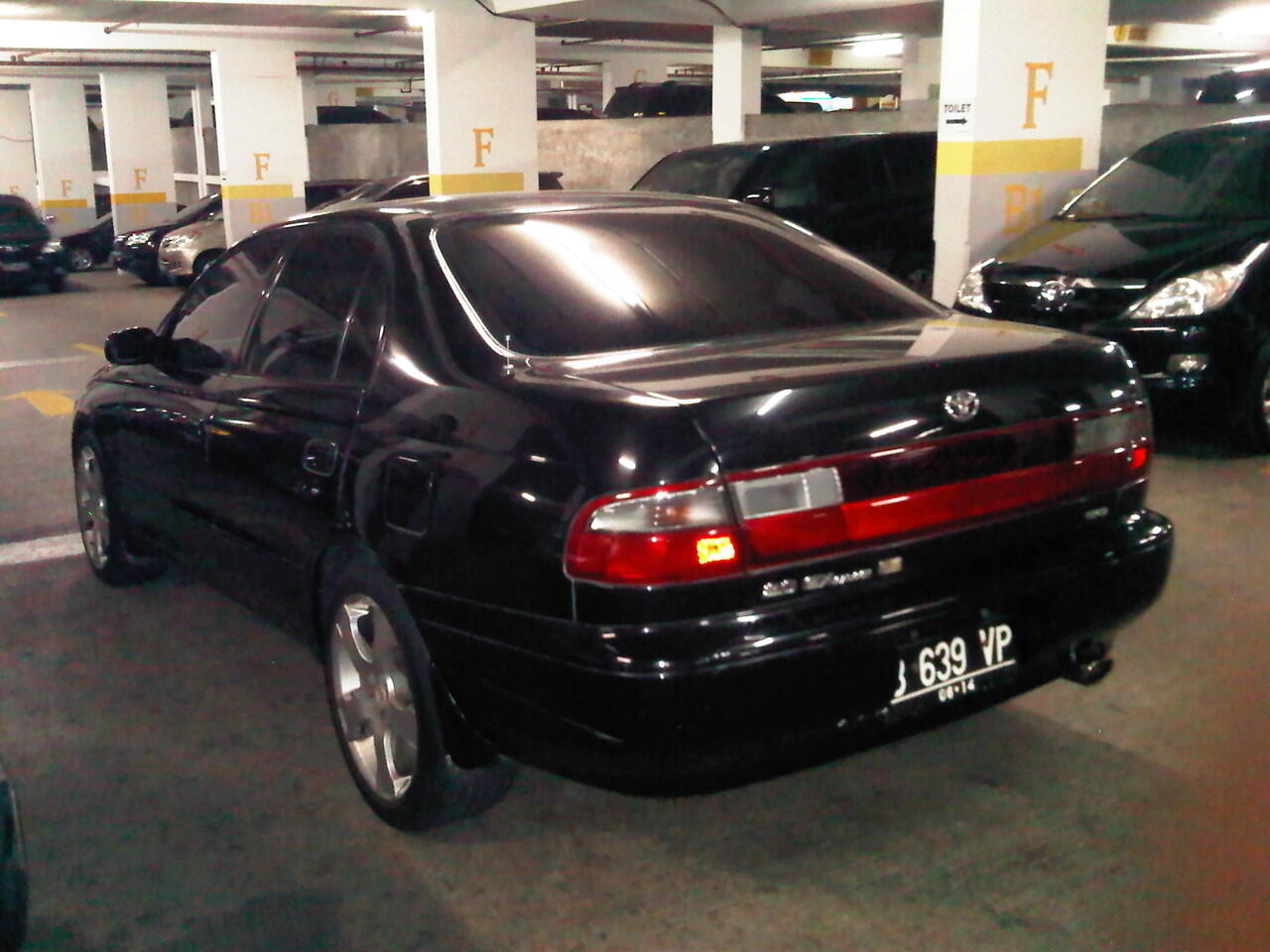 Toyota Corona Absolute 2.0 CC, Hitam, Th. 1994, Automatic