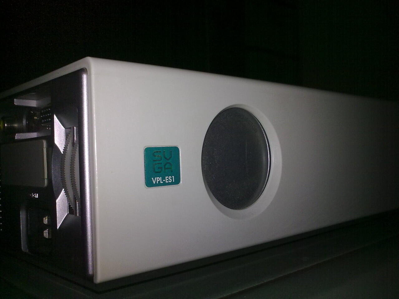 Proyektor SONY VPL-ES1