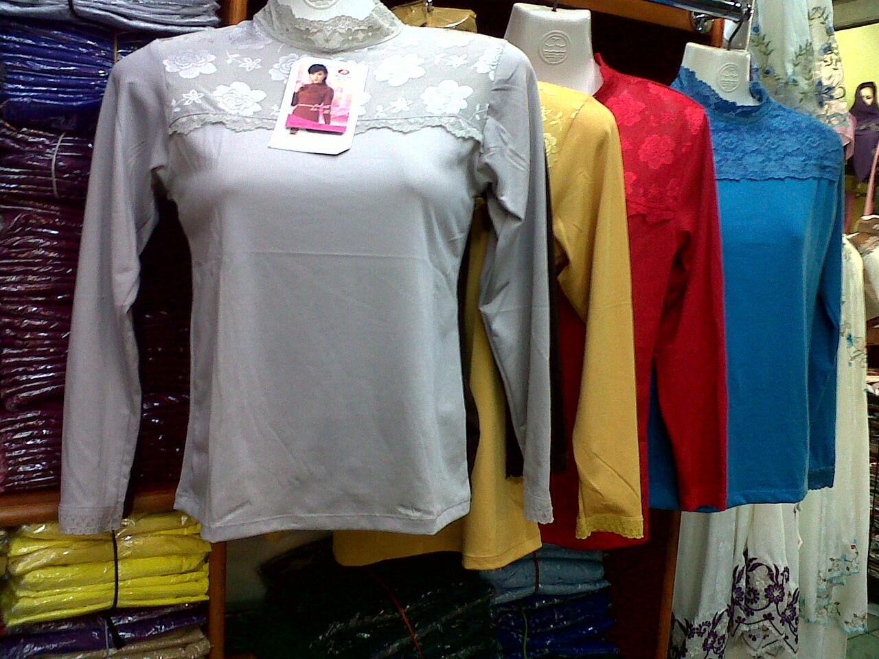 Jual Bebagai macam mainan, baju, mukena dll