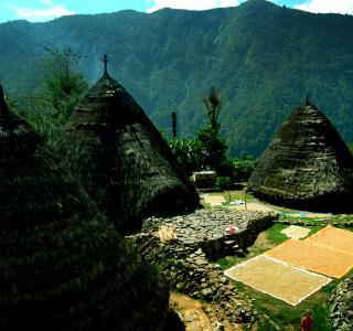 SINGGAH DI DESA WAE REBO NTT PERAIH PENGHARGAAN TERTINGGI UNESCO