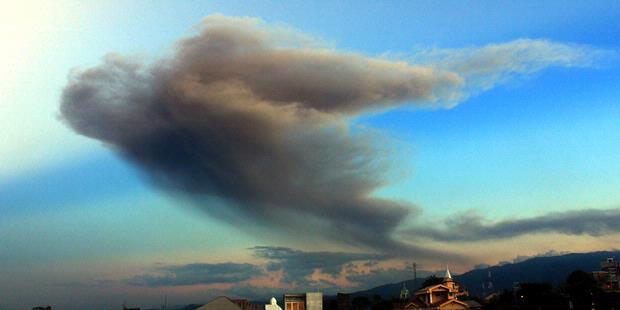 Awan menerupai malaikat di manado