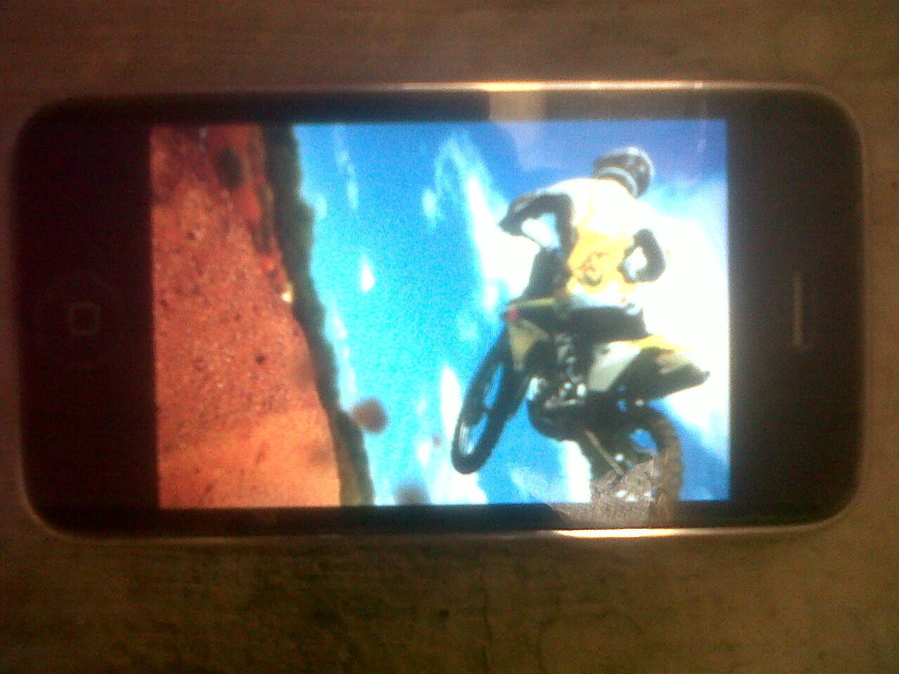 IPHONE 3G 8GB JAILBROKEN BATANGAN MURAHHH (BANDUNG)