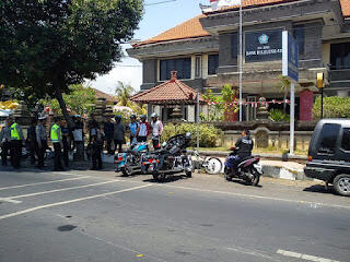 &#91;Hati2 Nyebrang&#93; Moge Kecelakaan Beruntun