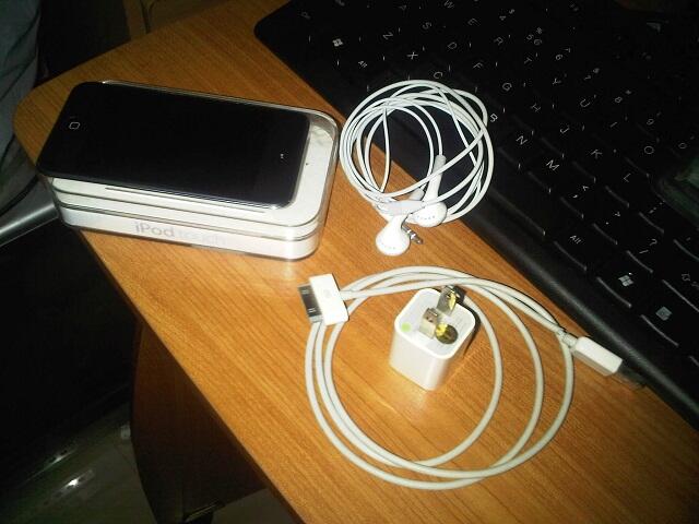 IPOD Touch 4G 32GB Black Grs sampai 23 Nov'12