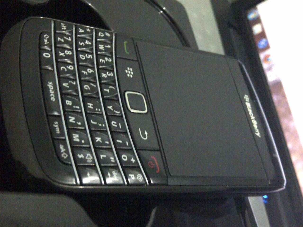 cepat Blackberry 9780 bb onyx 2 black garansi tam masih 14 bulan lagi