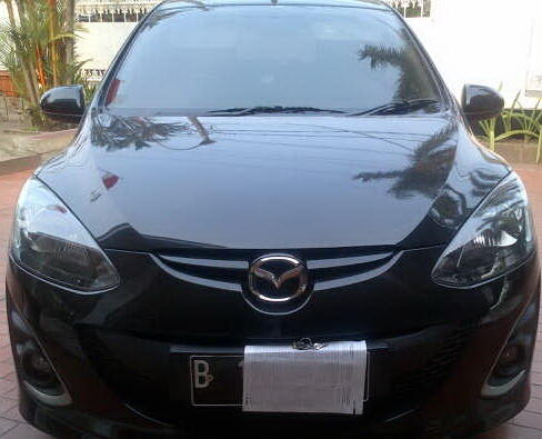 Mobil MAZDA 2 (Tipe R) 2011 MATIC + Sensor Parkir + Servis Bengkel Resmi