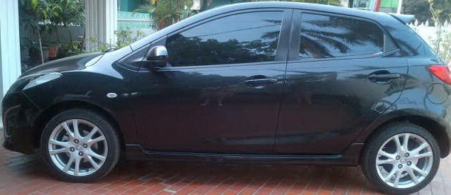 Mobil MAZDA 2 (Tipe R) 2011 MATIC + Sensor Parkir + Servis Bengkel Resmi