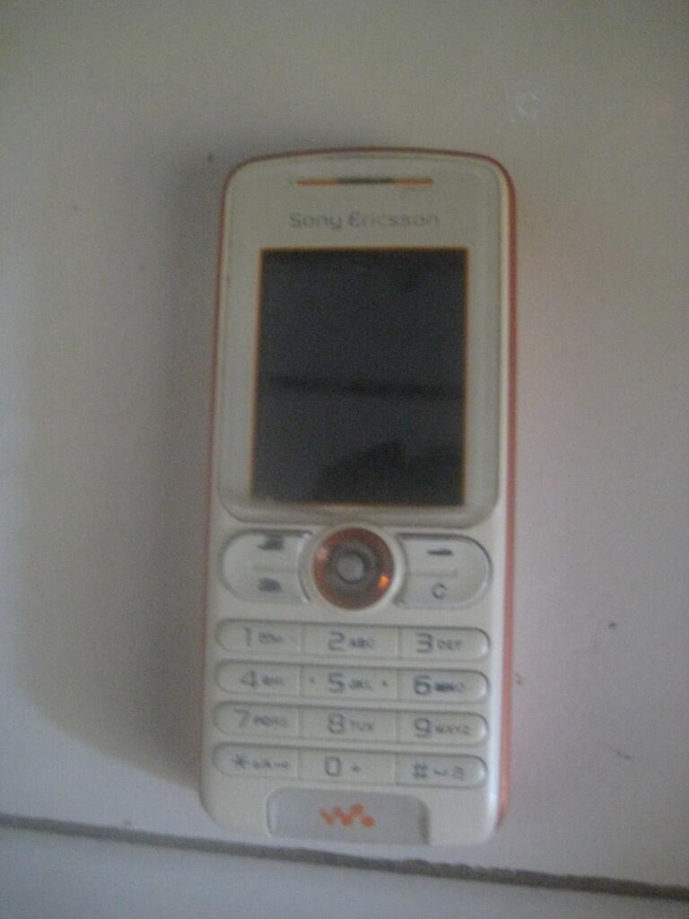 Jual Sony Ericsson W200i Fullset