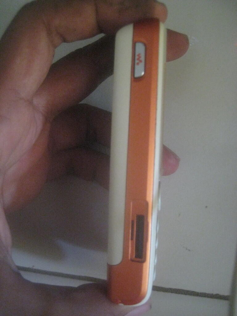 Jual Sony Ericsson W200i Fullset