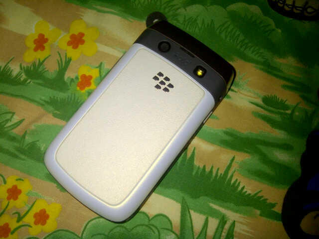 WTS : Blackberry Onyx2 WHITE Second..Kondisi fisik masih MULUS