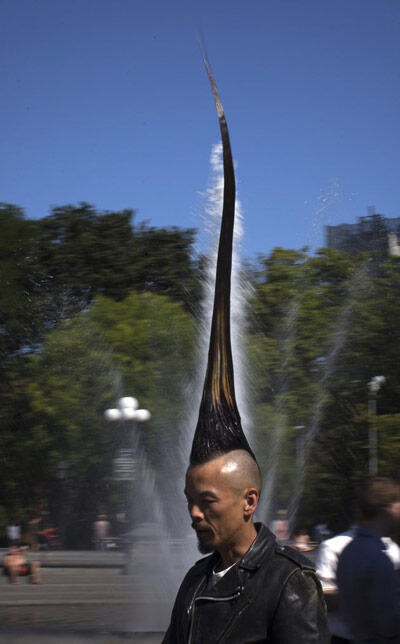 &#91;HOT&#93;Pria Dengan Rambut Mohawk Terpanjang di Dunia