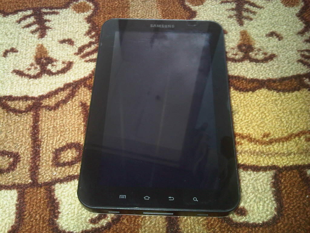 WTS Samsung Galaxy Tab GT-P1010 (WiFi) ISTIMEWA + BONUS (COD Bandung)