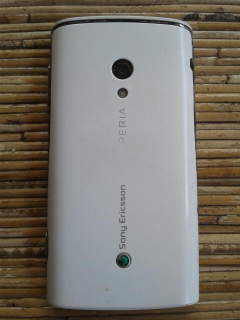 sony ericsson xperia x10 white