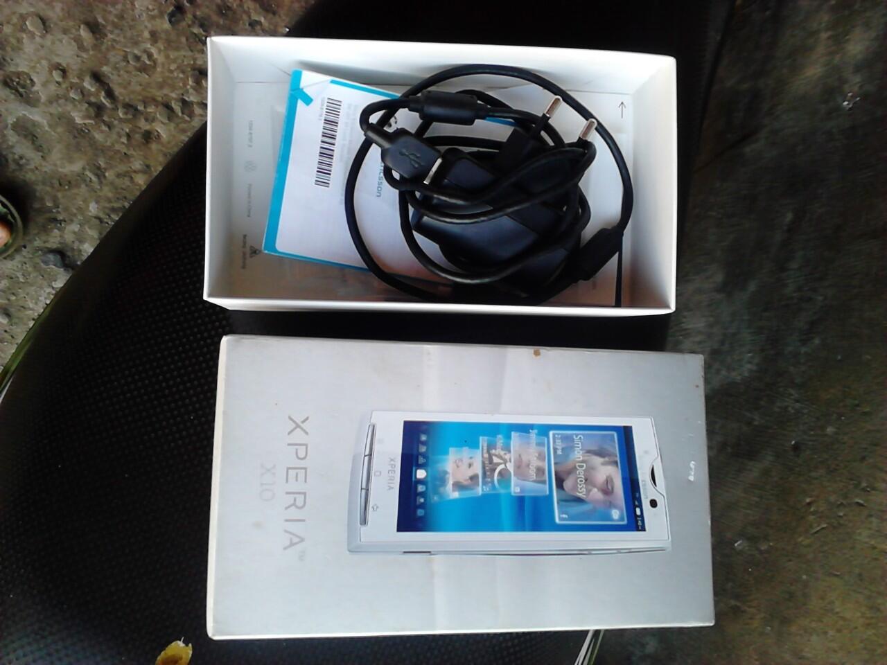sony ericsson xperia x10 white
