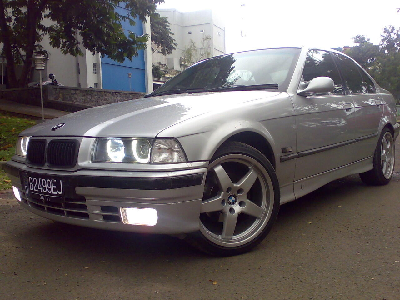 WTS : BMW 318i E36 M43 Silver '96