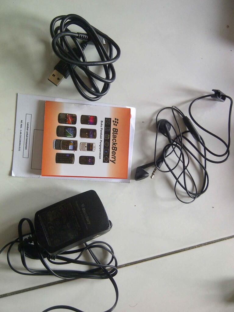 WTS BNOB Blackberry 9700 (onyx 1 )black, Bandung
