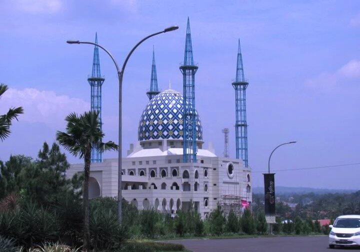 7 Masjid Kampus yang Megah di Pulau Jawa