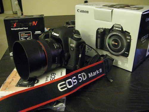 Kamera Canon EOS 5D Mark II harga 3,5jt hub:0823 7357 9595