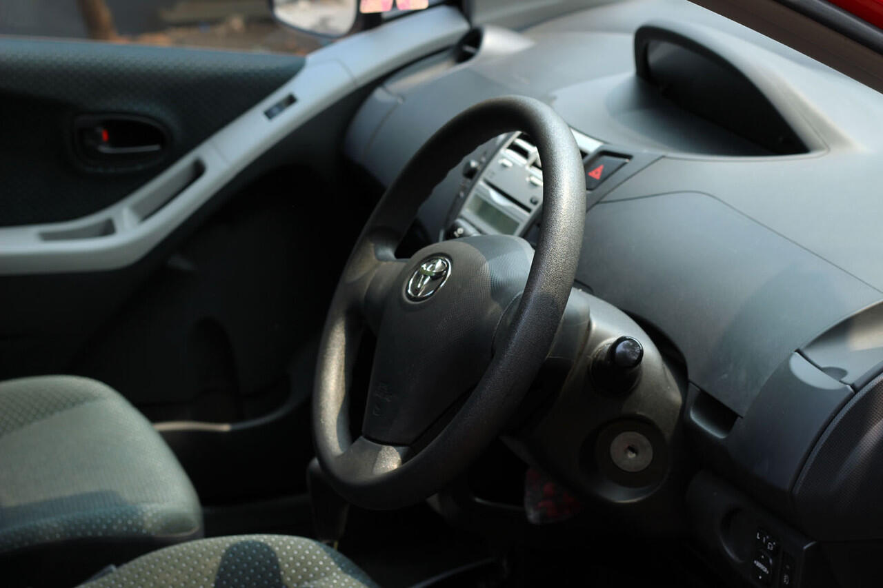 jual yaris automatik 2008