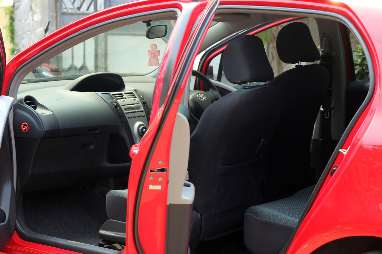 jual yaris automatik 2008