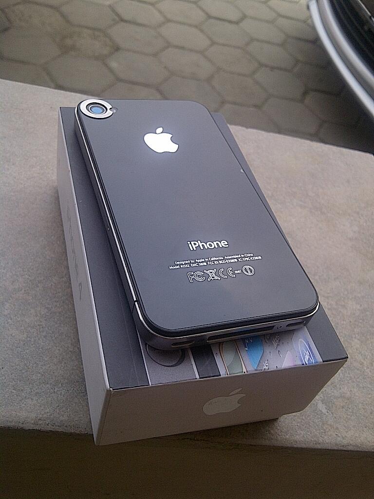 JUAL APPLE IPHONE 4 , 16GB FU HITAM/BLACK , lengkap, Garansi XL + Bonus :D