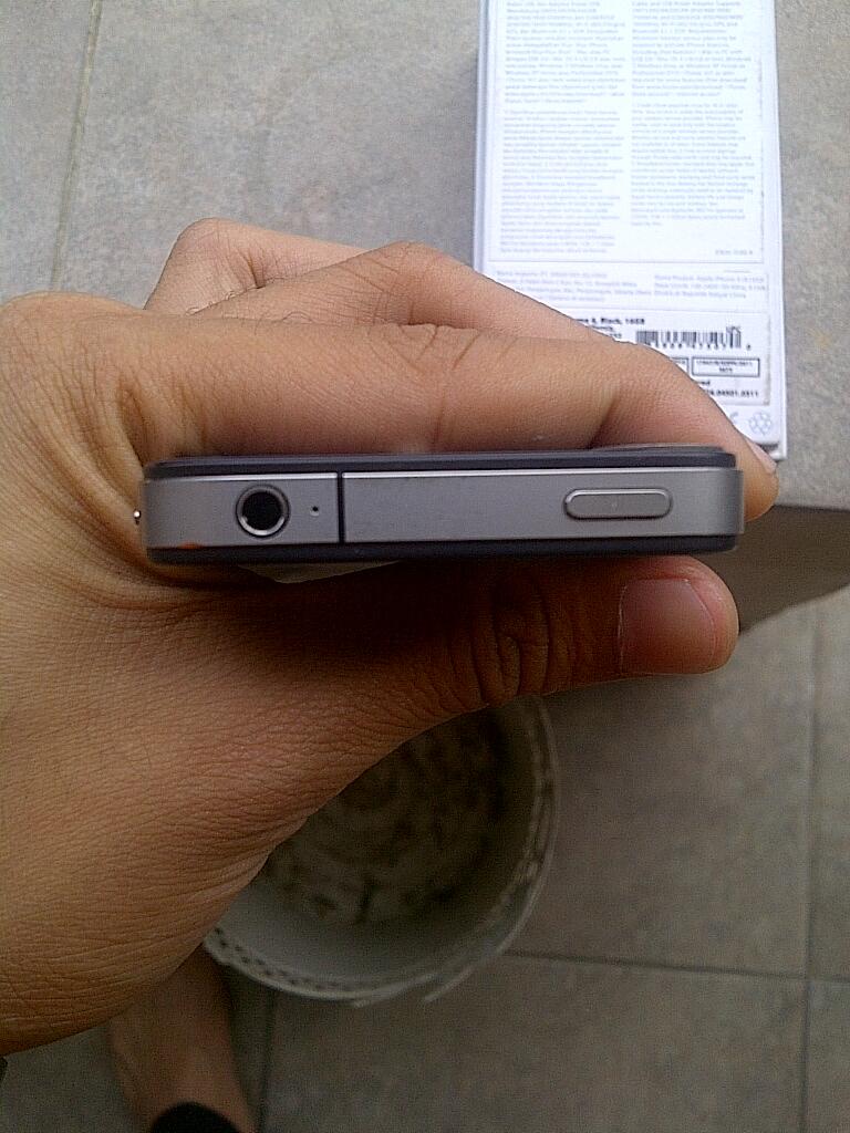 JUAL APPLE IPHONE 4 , 16GB FU HITAM/BLACK , lengkap, Garansi XL + Bonus :D