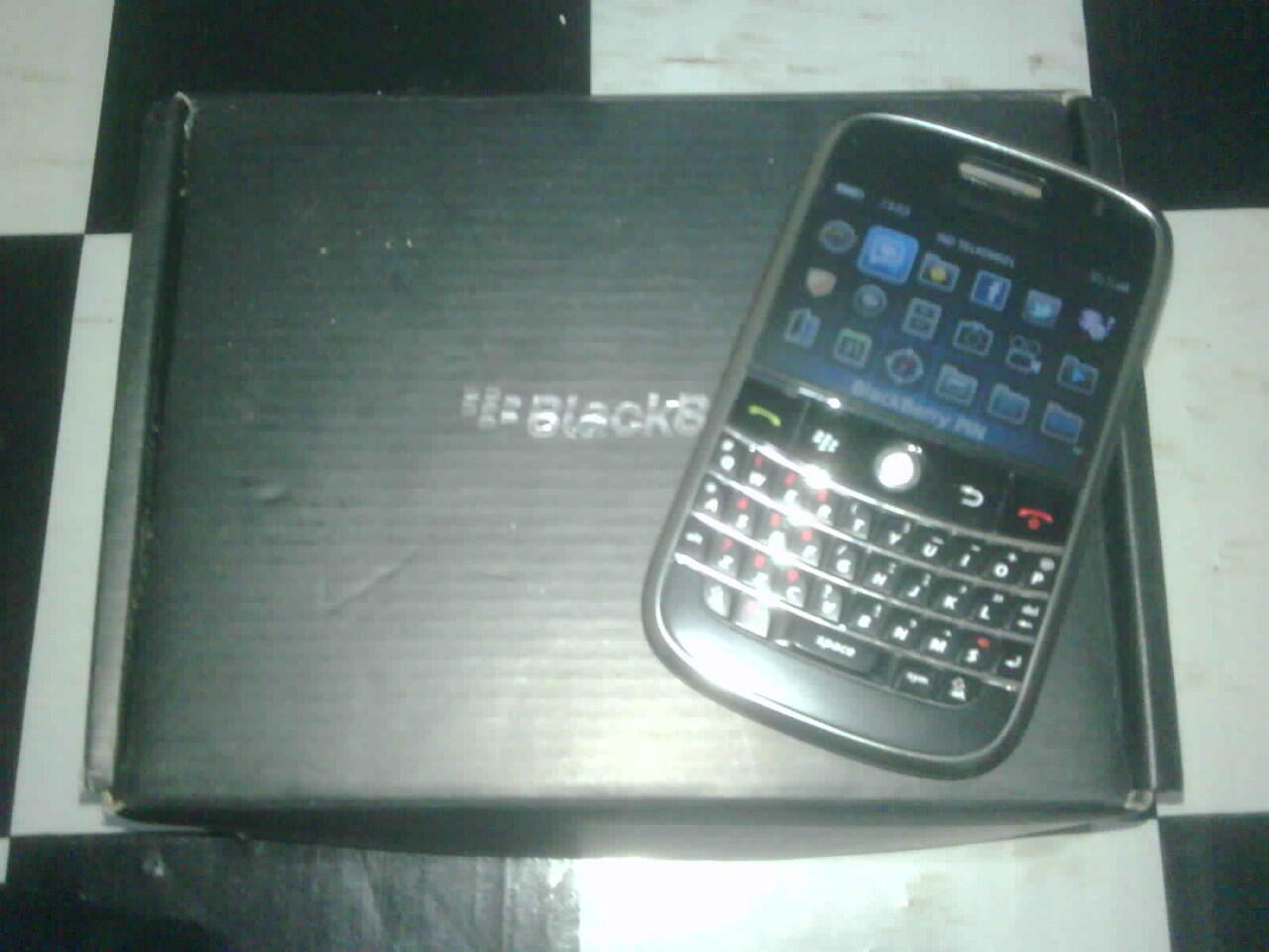 BLACKBERRY BOLD 9000 HITAM LENGKAP MULUS EX BERRINDO