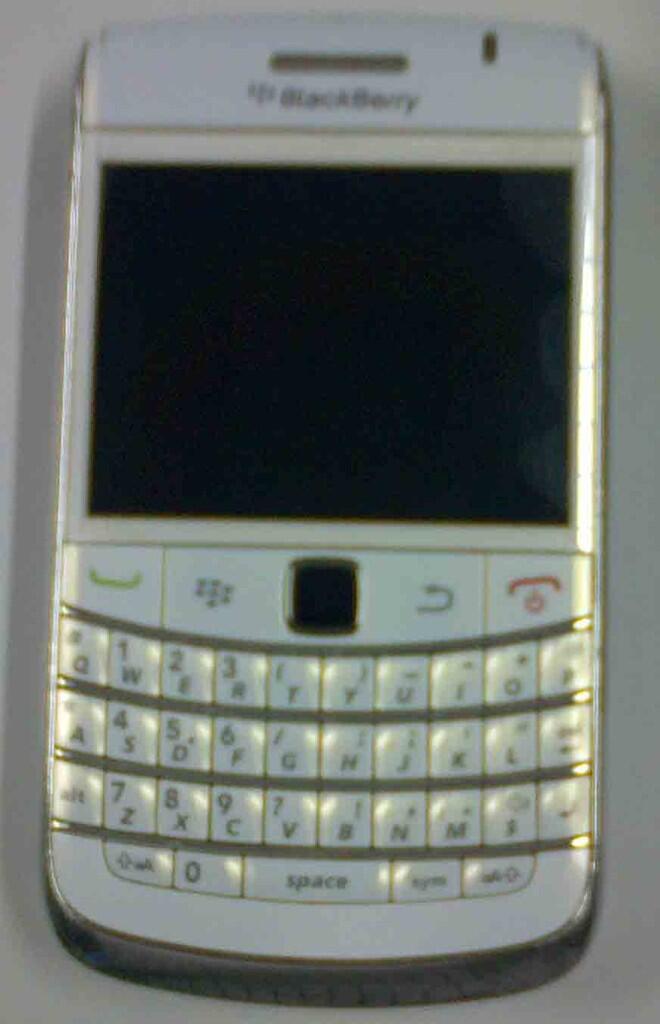 Di Jual BB Onyx 2 ( 9780) Garansi TAM 1 Th Lagi..White.. Mulus Mantab