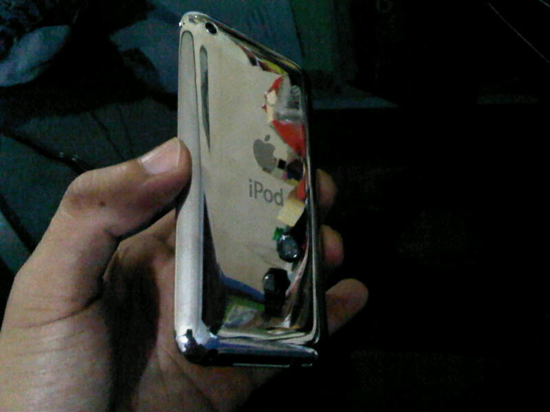 WTS ipod touch 4 black 8giga bandung