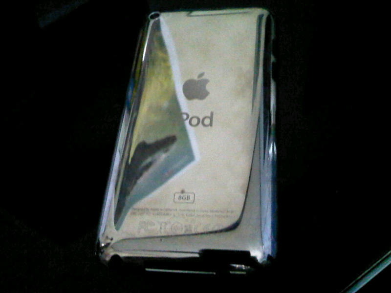 WTS ipod touch 4 black 8giga bandung