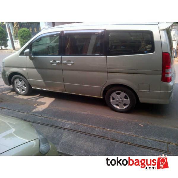 Jual Nissan Serena HWS Th 2006