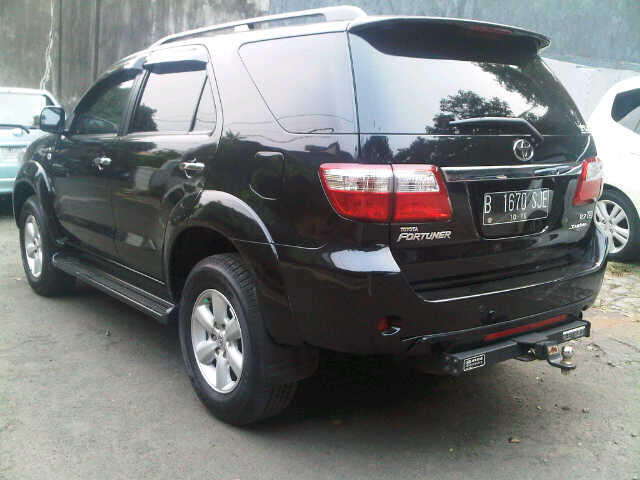 Jual Toyota Fortuner 2.7 AT 2011
