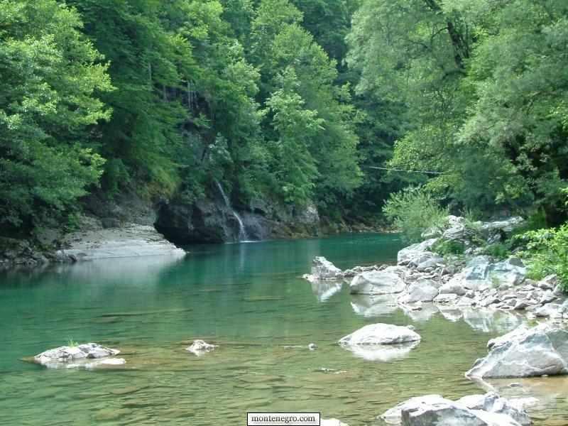 5 sungai terbersih didunia