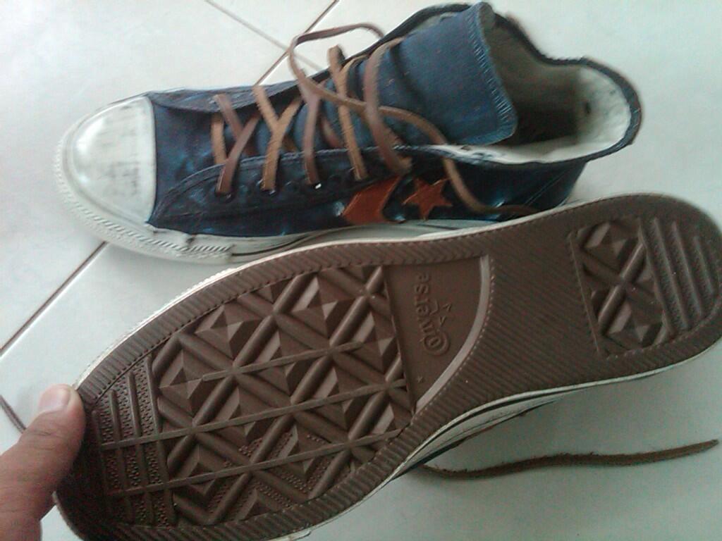 WTS: Asics Aaron, Converse Poorman pro, Base london
