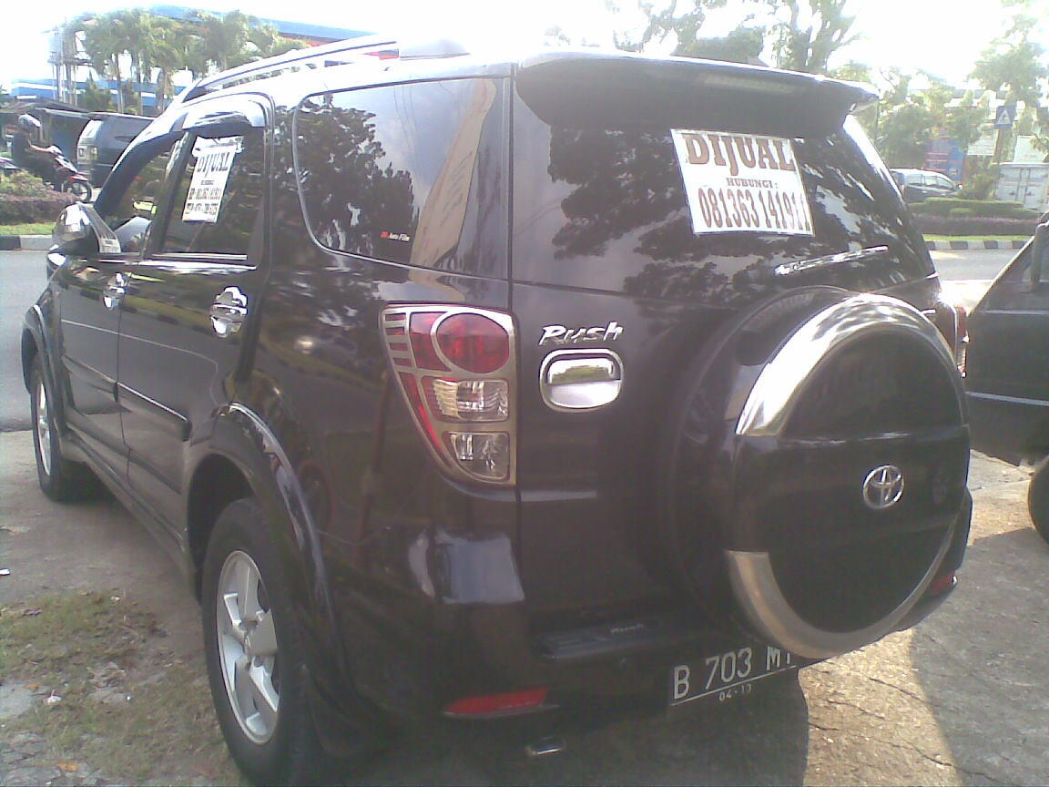 Toyota RUSH S Istimewa Hitam 2008