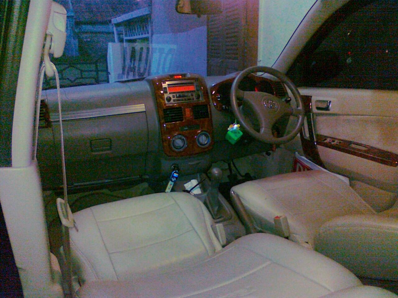 Toyota RUSH S Istimewa Hitam 2008