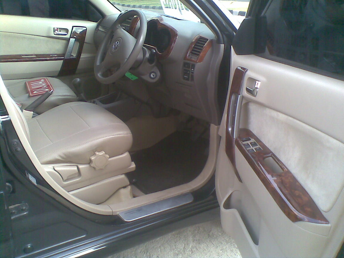Toyota RUSH S Istimewa Hitam 2008