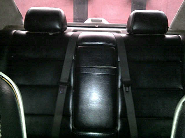 BMW 320i Tahun 95 Warna Merah Maroon