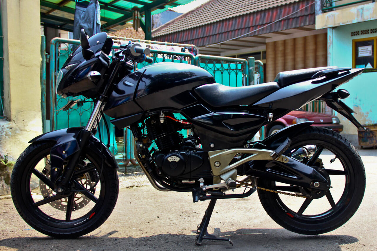 BAJAJ PULSAR 180cc HITAM 2010 Bogor KASKUS ARCHIVE