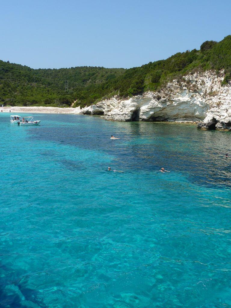 Keindahan Pantai-pantai di Negeri Para Dewa