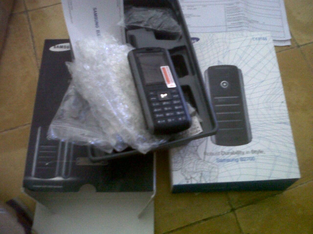 Samsung B2700
