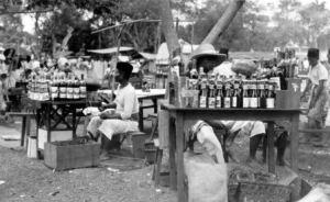 Foto Pedagang Makanan Tempoe Doeloe