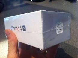 iPhone 4S 32GB FullSet BNIB