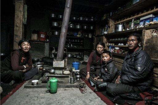 Tradisi aneh di Nepal, kakak-beradik berbagi istri