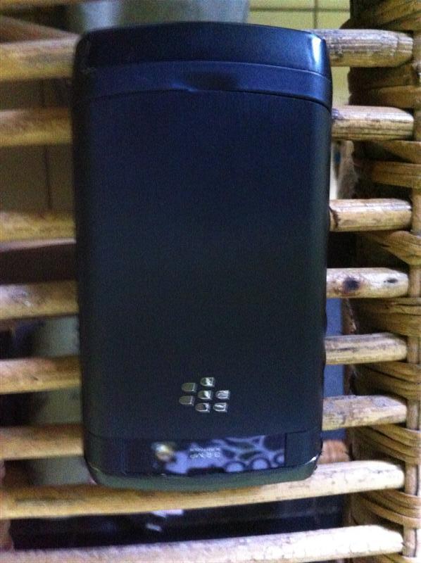 BLACKBERRY STORM 2 9520 ODIN.LENGKAP GARANSI PANJANG (JOGJA)