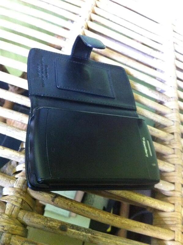 BLACKBERRY STORM 2 9520 ODIN.LENGKAP GARANSI PANJANG (JOGJA)