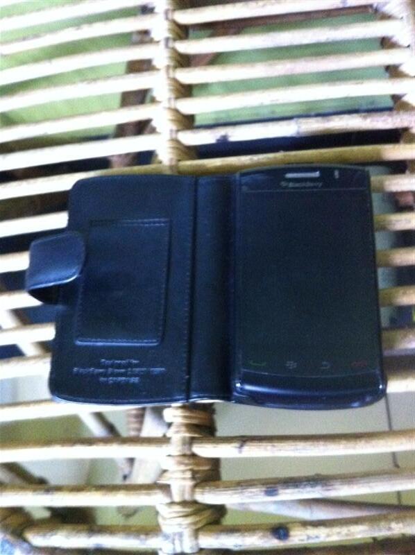 BLACKBERRY STORM 2 9520 ODIN.LENGKAP GARANSI PANJANG (JOGJA)