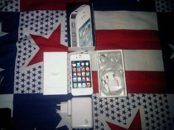 IPHONE 4G WHITE (KALO GA MULUS BALIKIN AJA) MURAH + BONUS MASIH GARANSI